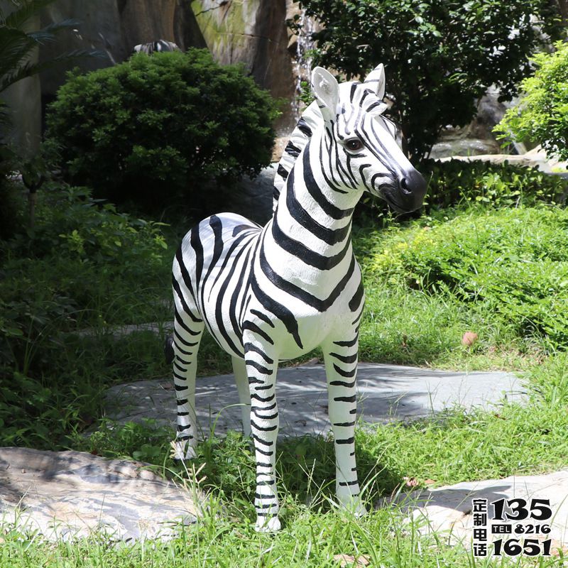 戶外公園玻璃鋼彩繪仿真動物景觀斑馬雕塑